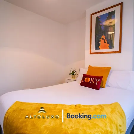 Apartment Byron Spacious 4br 2-storey House By Altoluxo Short Lets & Serviced With Free Wifi & Parking *