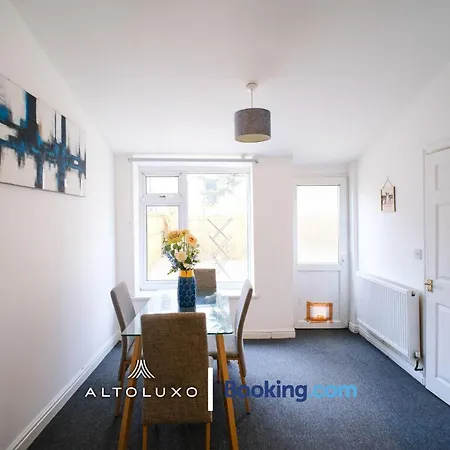 Appartement Byron Spacious 4br 2-storey House By Altoluxo Short Lets & Serviced With Free Wifi & Parking *