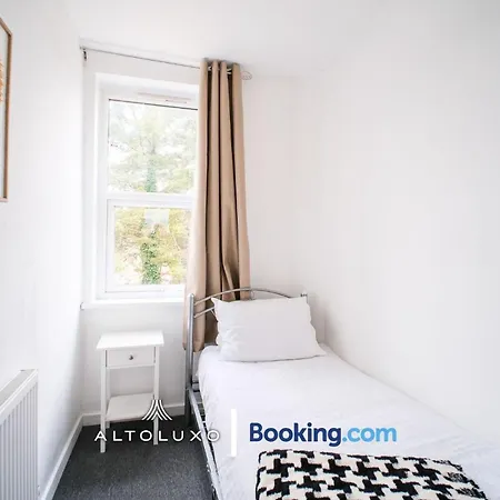 דירה Byron Spacious 4br 2-storey House By Altoluxo Short Lets & Serviced With Free Wifi & Parking בריסטול