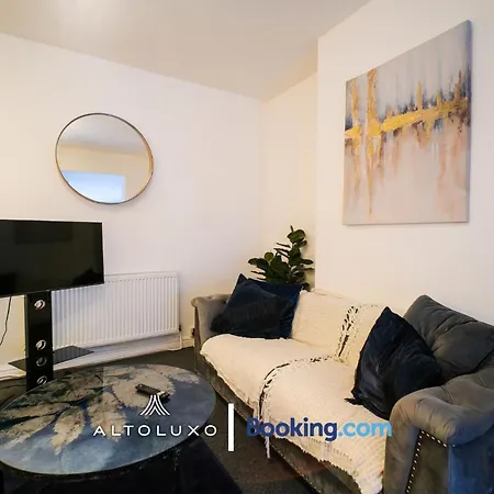 Appartement Byron Spacious 4br 2-storey House By Altoluxo Short Lets & Serviced With Free Wifi & Parking *