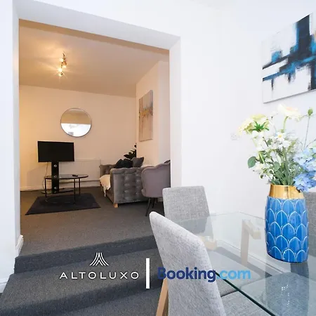 Byron Spacious 4br 2-storey House By Altoluxo Short Lets & Serviced With Free Wifi & Parking Apartamento Bristol